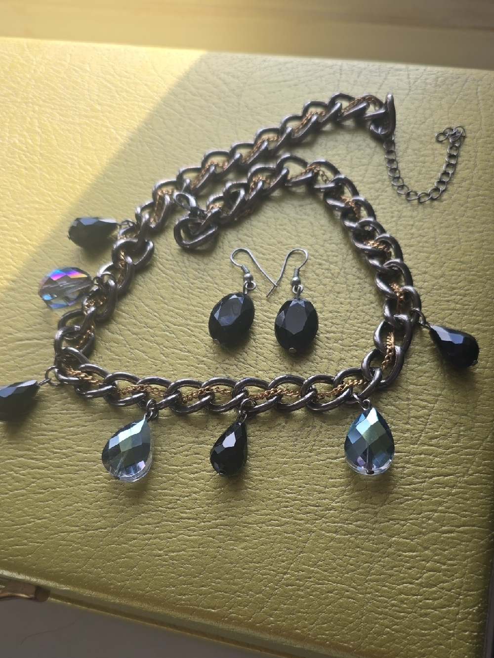 Crystal Teardrop Chain Necklace and Earring Set - Black and Iridescent